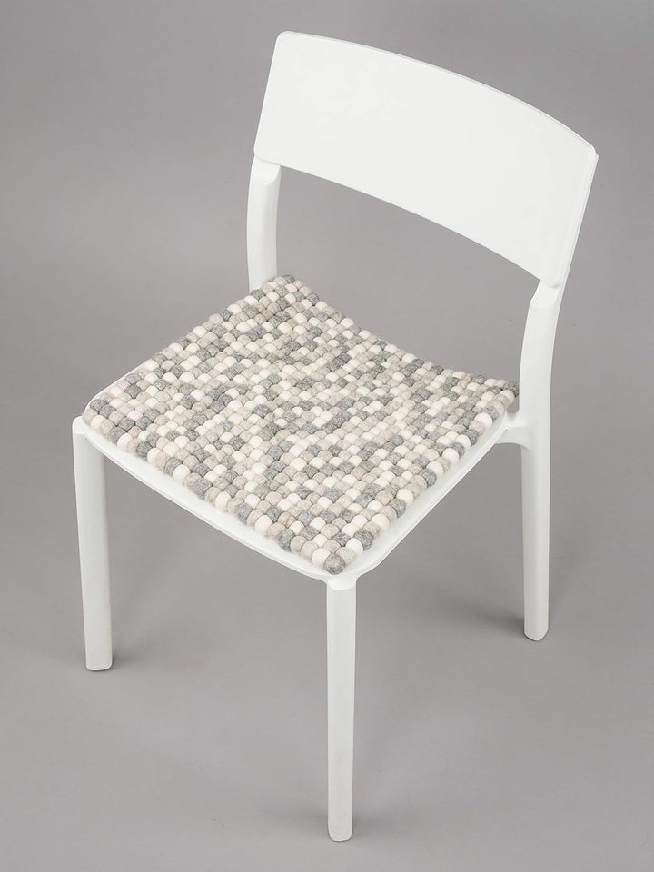 myfelt Filzkugel-Sitzauflage Stuhlauflage - Hella - quadratisch, 36x36 cm, Multi naturfarben hell, N