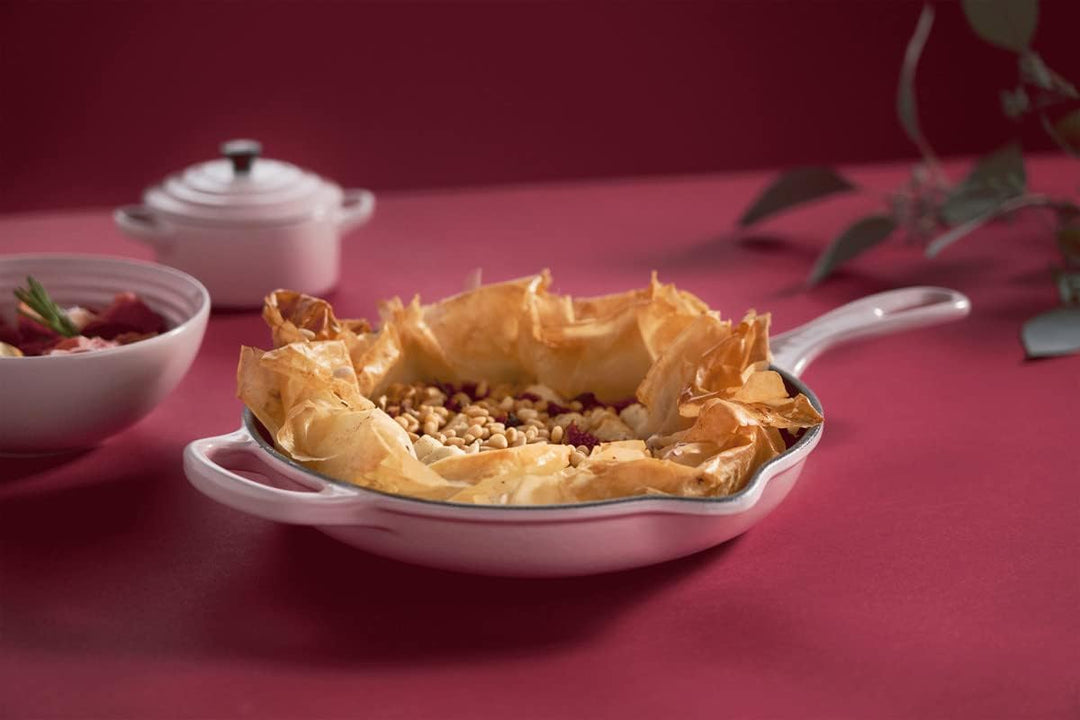 Le Creuset Signature Gusseisen Brat- und Servierpfanne, Rund, Ø 23 cm, Für alle Herdarten inkl. Indu