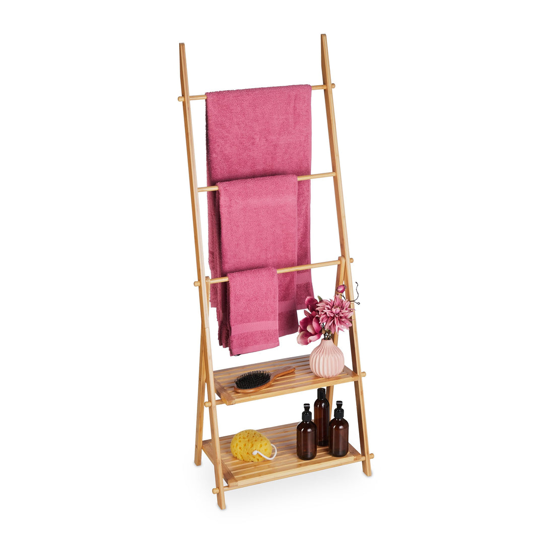 Relaxdays Handtuchleiter Bambus, 3 Stangen, 2 Ablagen, HBT: 134 x 53 x 31,5 cm, klappbar, Standhandt