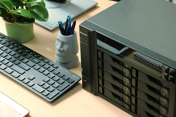 Asustor Lockerstor 10 Pro AS7110T 10 Bay NAS - Netzwerkspeicher Gehäuse, Quad Core 3.4GHz CPU, 8GB R