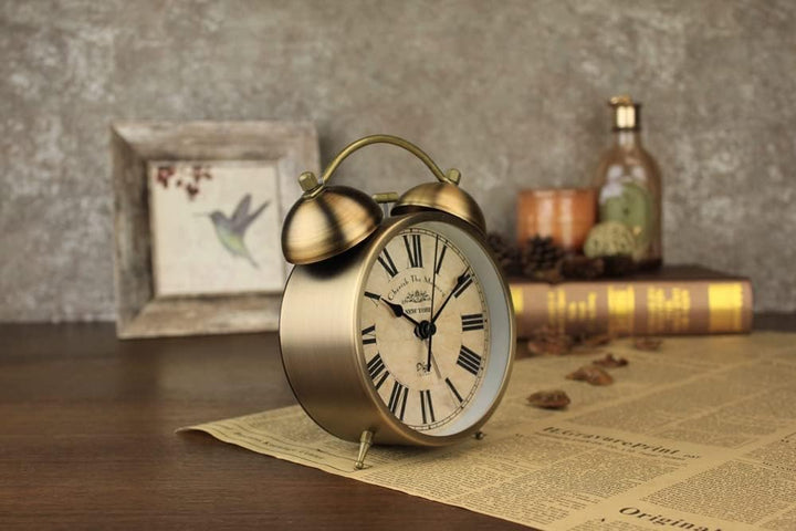 Maxspace Goldene Tischuhr aus Metall, Retro, Vintage, nicht tickend, kleiner Wecker, batteriebetrieb