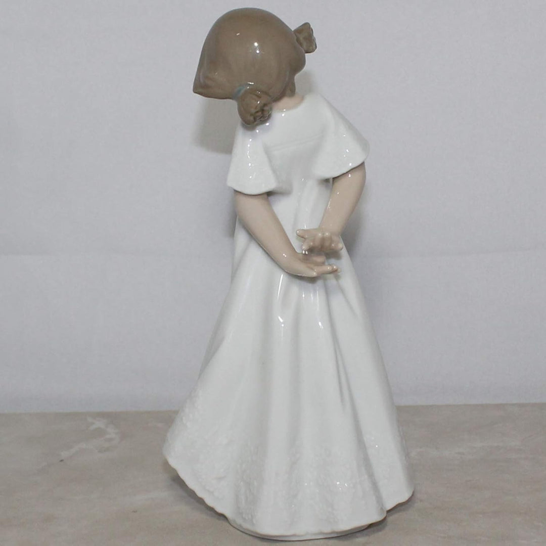 NAO 02001109 So Shy Figure Ornament