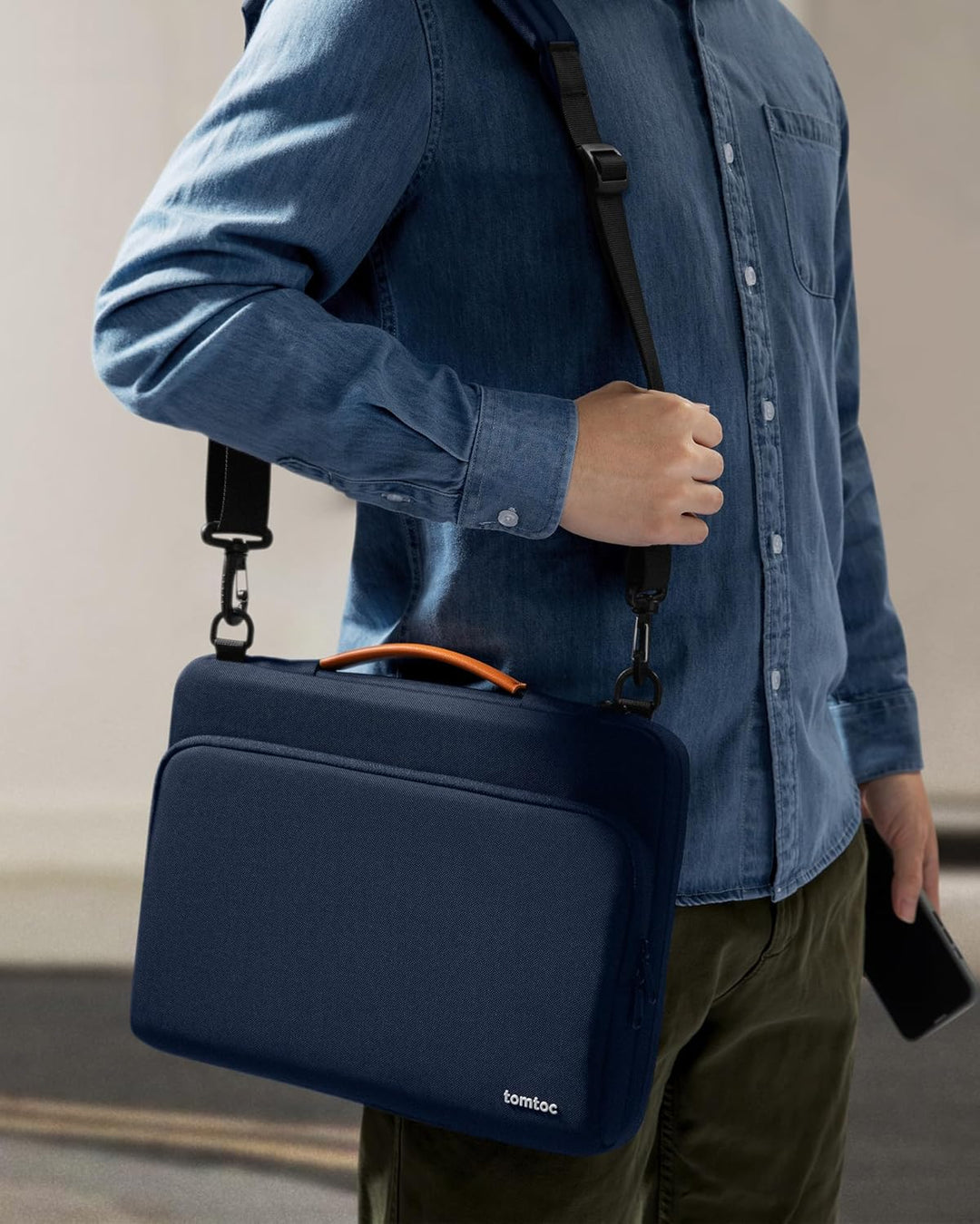 tomtoc 360° Laptop Tasche Hülle für 14 Zoll MacBook Pro M5/M4 Pro/Max | Laptoptasche Schultertasche