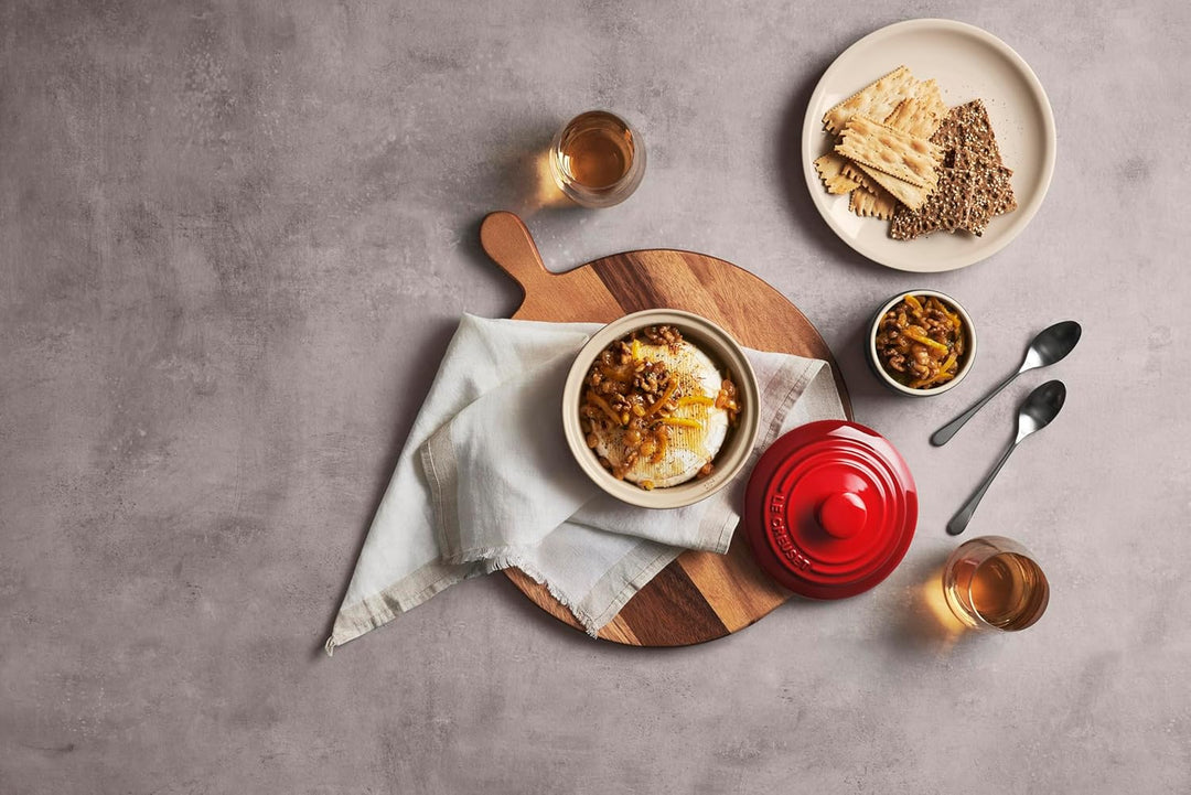 Le Creuset Ofenkäseform mit Deckel aus Steinzeug, Kirschrot, 91044600060010