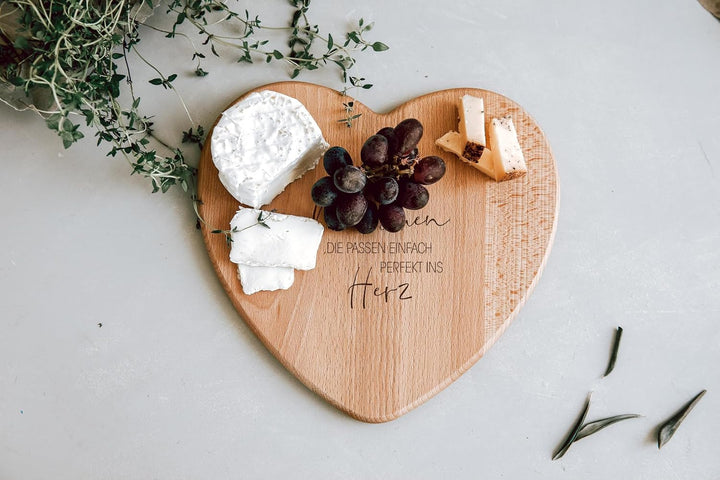 Schneidebrett Herz Buche mit Gravur personalisiert, 2 Grössen Ohne Gravur/Blanko 28L x 26B cm, Ohne