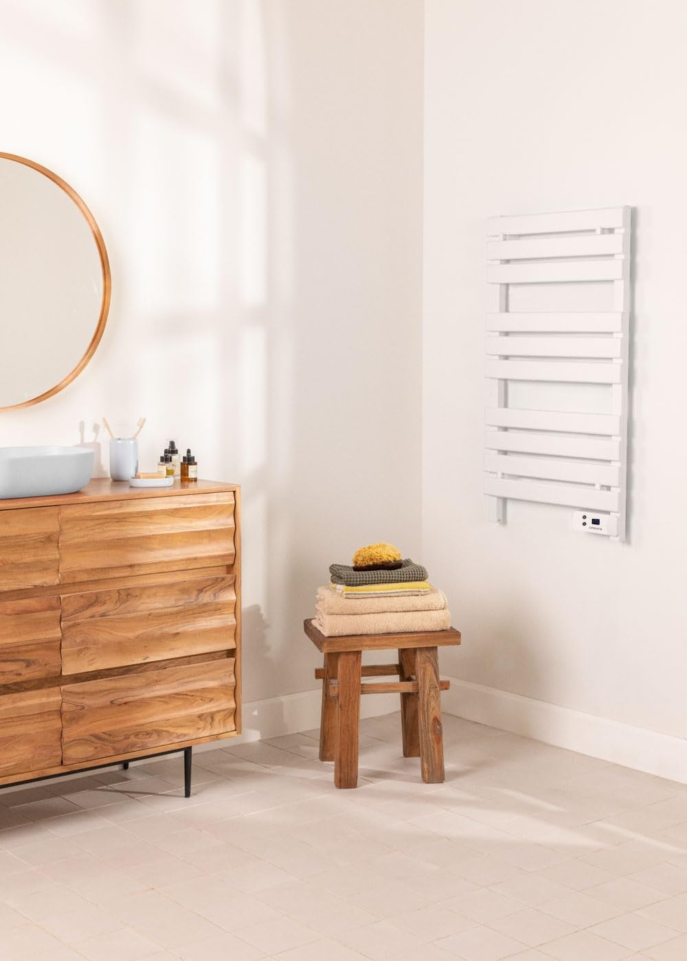 CREATE / WARM Towel 500W / Elektrischer Badheizkörper Weiss / 96,9x55x5cm / Für Boden oder Wand, Tim