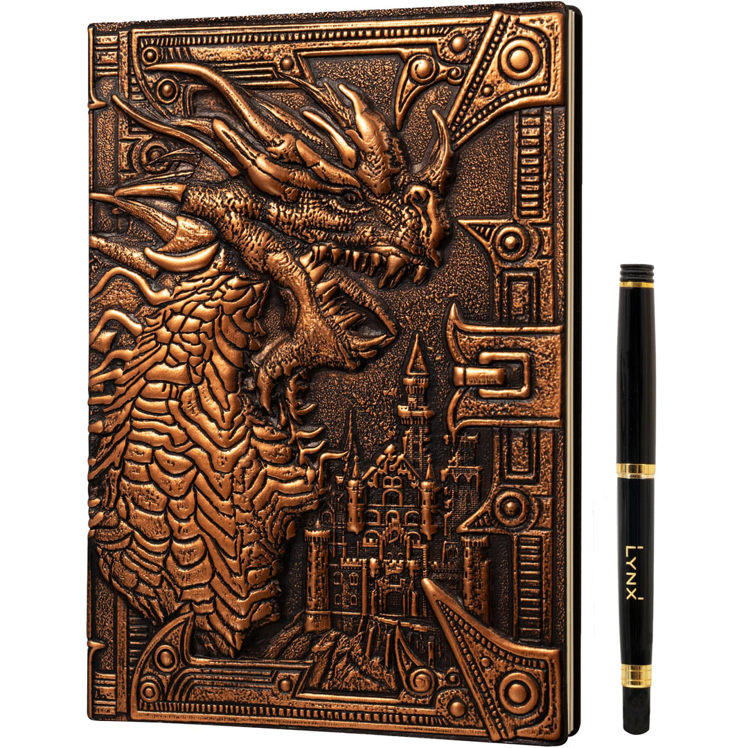 D&D Notizbuch – RPG Journal/Notebook mit 3D Bronze Drache Motiv im Kunstledereinband mit Stift. Noti
