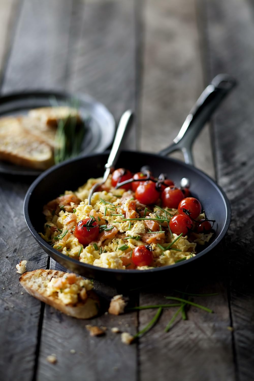 LE CREUSET Aluminium-Antihaft flache Pfanne, Ø 20 cm, Für alle Herdarten inkl. Induktion geeignet, A