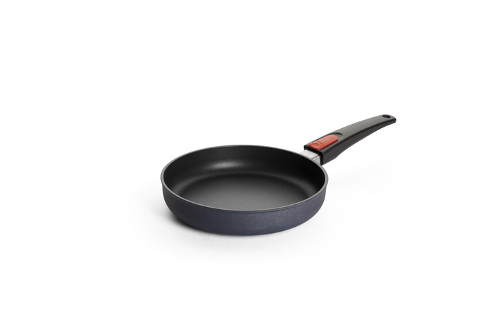Woll Diamond Lite Flachpfanne - Induktiv -, Ø 22 cm, 5 cm hoch, mit abnehmbarem Stiel - Geeignet für