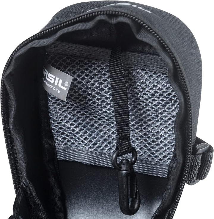 Basil Satteltasche Mada – 1 Liter – Schwarz – 11×10×9 cm, Schwarz