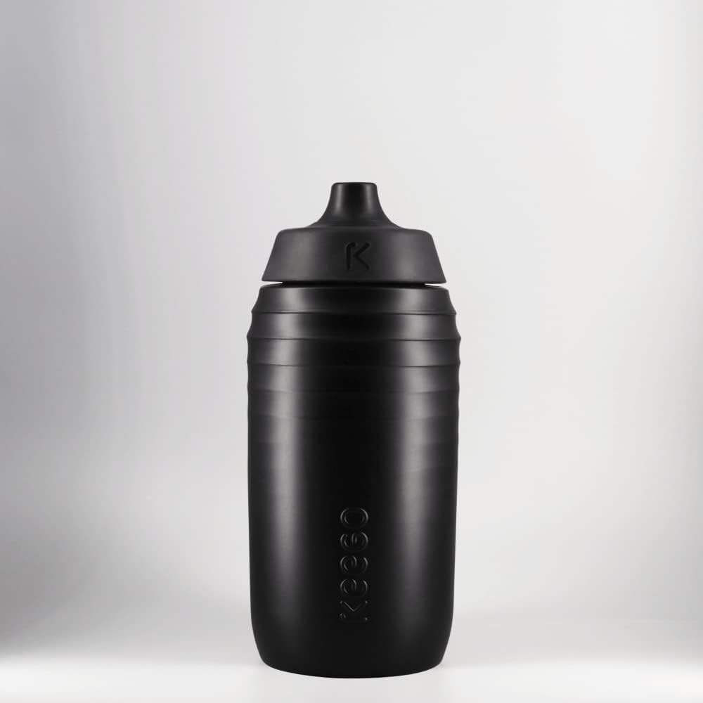 KEEGO | Die Evolution der Sportflasche | Elastisches Titan | Schützt vor Plastik im Wasser | Leicht