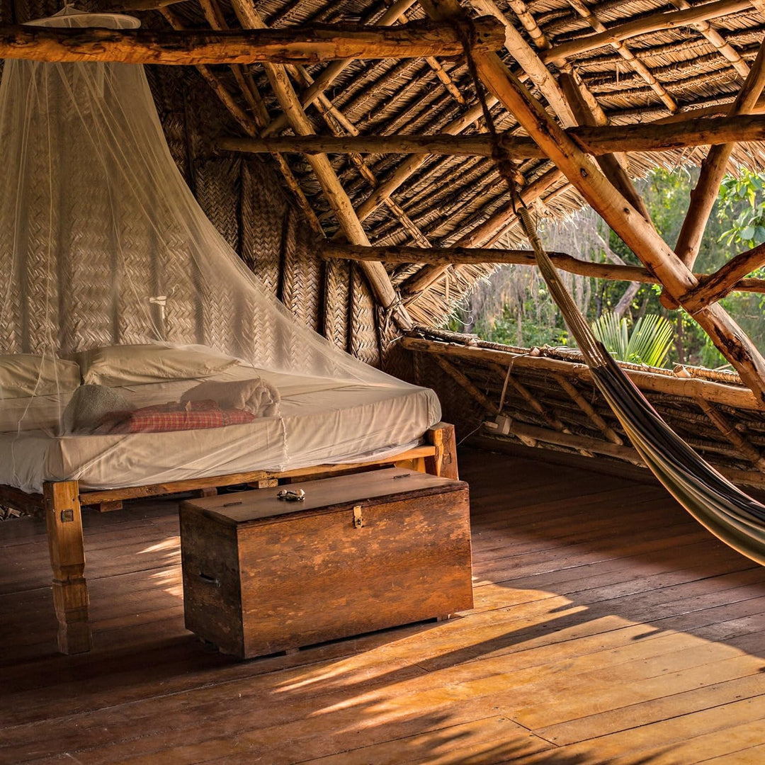 Outdoro Moskitonetz inklusive Klebehaken für Zuhause und Reisen extra-gross für Doppelbett & Einzelb