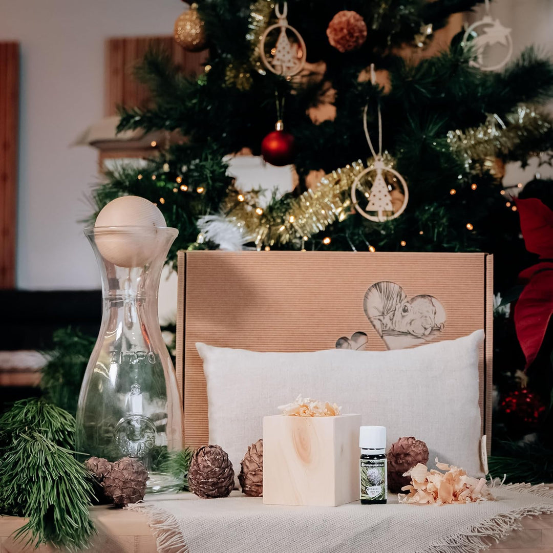 ZirbenErlebnis Geschenksbox Nr.3: Bio-Zirbenkissen mit Zirbenwürfel-Set und Zirbenkugel-Set