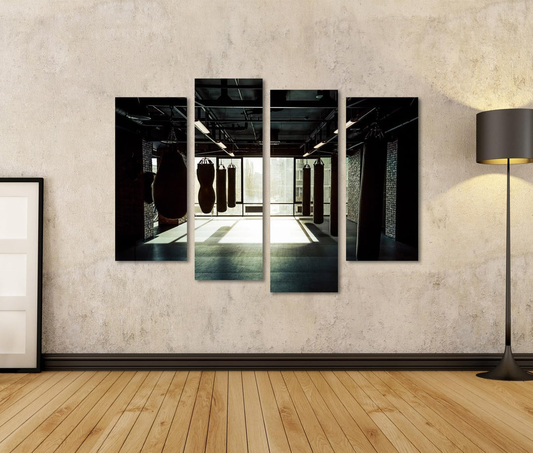 islandburner Bild auf Leinwand Fitnessstudio Mit Boxsäcken Dunkel Bilder Wandbilder Poster Leinwand