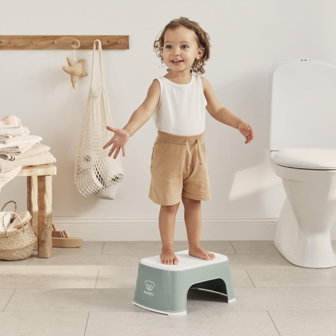 Bundle of BabyBjörn Topfstuhl, Graugrün/Weiss + Tritthocker, Graugrün/Weiss