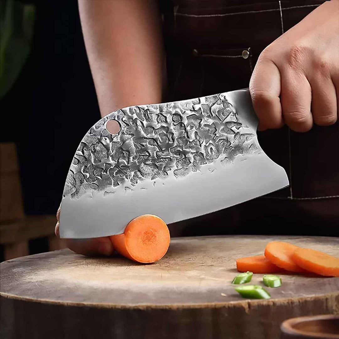 Metzgermesser, Hackbeil oder Universalmesser Dieses serbische Kochmesser mit Lederscheide liegt gut