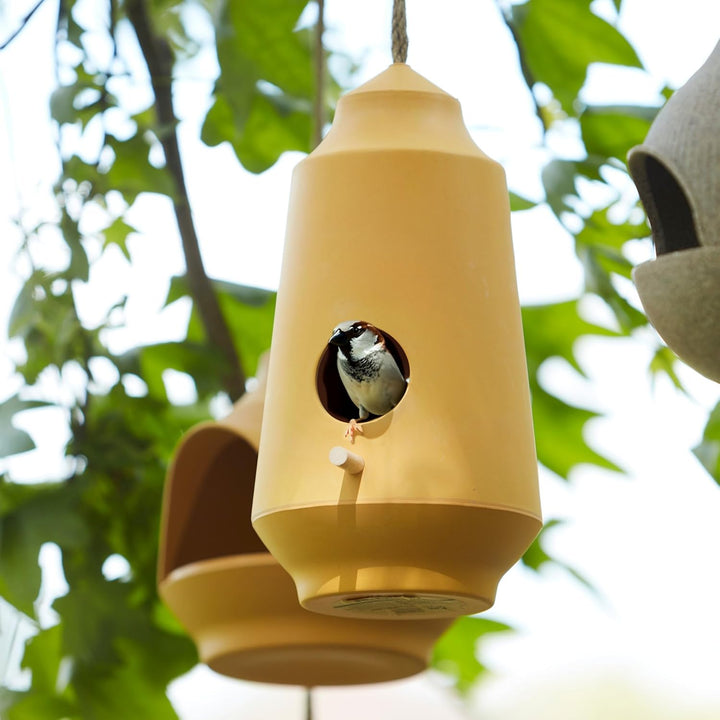 Point-Virgule Nistkästen für vögel, Vogelhaus zum aufhängen, aus Bambusfasern, Ockergelb ø 15cm H 28