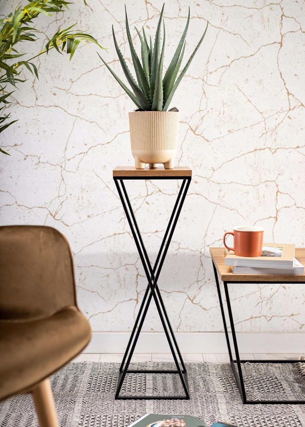 Pflanzenständer Metall 70 cm Hoch - Stabiler und Fester Blumenhocker mit Eiche Optik MDF-Platte auf