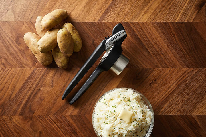 Chef'n Freshforce Kartoffelpresse, schwarz, 12.75"