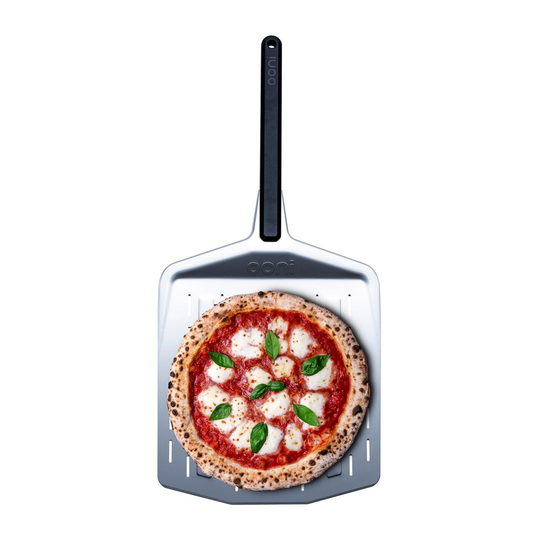 Ooni perforierte Pizzaschaufel 30 cm – Aluminium-Pizzaschieber mit langem Griff – Pizzaschaufel zum