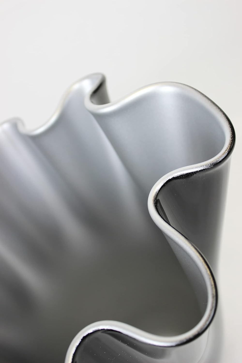 SIGNATURE HOME COLLECTION Glasvase Silber schwarz Blumenvase mundgeblasen 21 x 21 x 30 cm 21 x 21 x