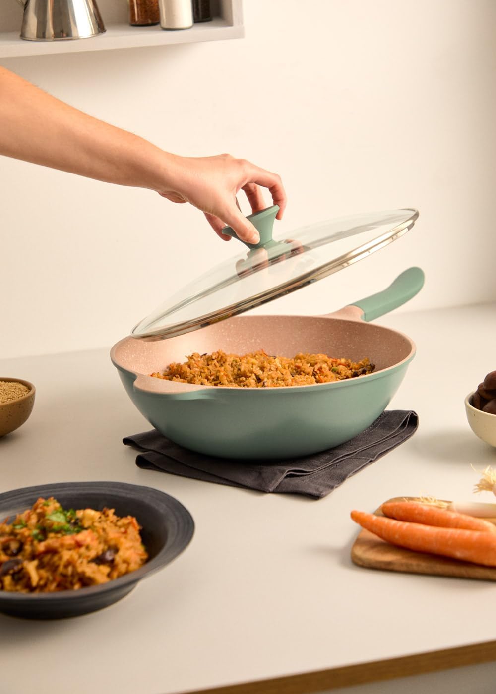 CREATE / WOK STUDIO/Wok aus Aluminiumguss mit Keramikbeschichtung Salbeigrün/Für alle Herdarten geei