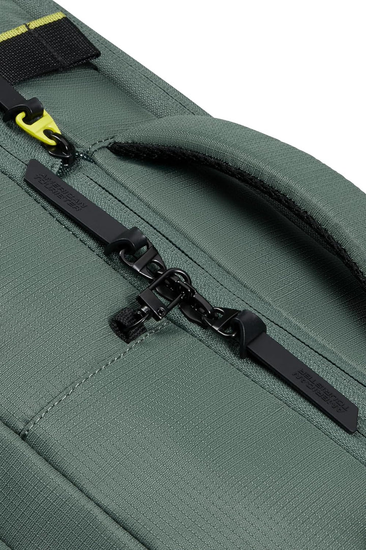 American Tourister Take2Cabin - Erweiterbarer Reiserucksack 17,3 Zoll, 55 cm, 42,5/48,5 l, Grün (Dar