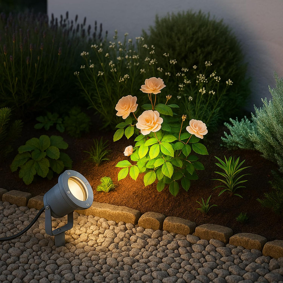 SSC-LUXon 2 Stück LED Gartenstrahler mit Erdspiess für aussen - mit 3W GU10 LED warmweiss - Gartenle