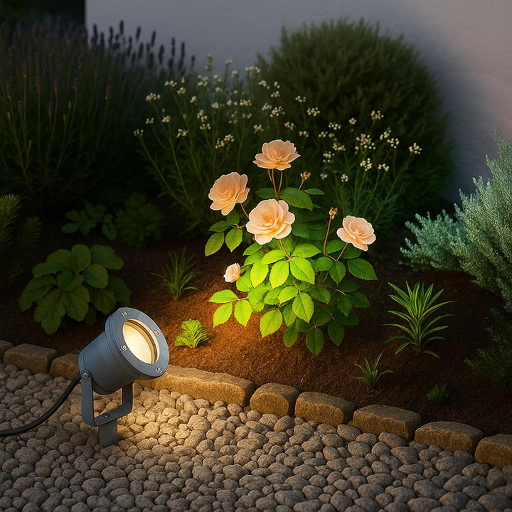 SSC-LUXon 2 Stück LED Gartenstrahler mit Erdspiess für aussen - mit 3W GU10 LED warmweiss - Gartenle