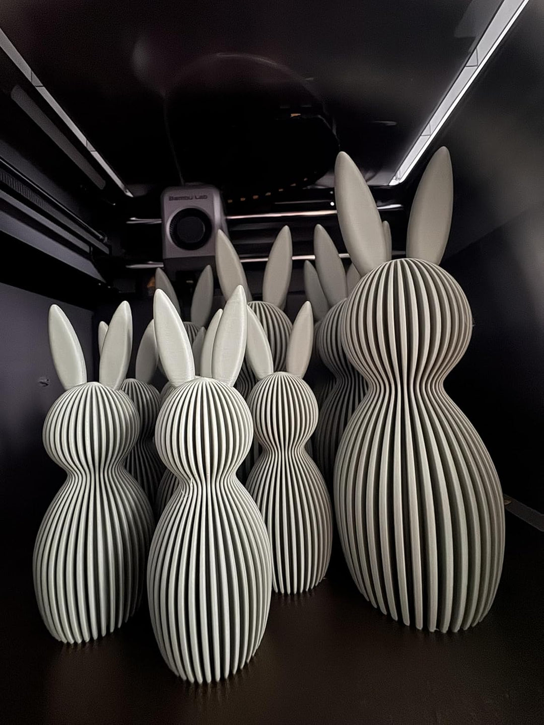 Generisch Scandi Osterhase 3D Deko – Minimalistische Osterdekoration im skandinavischen Design – Ger