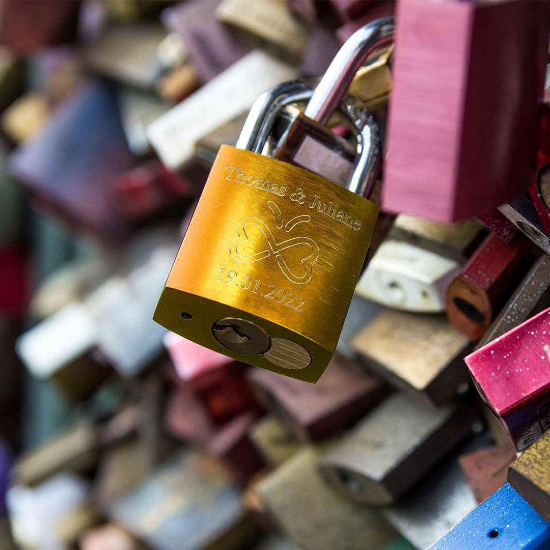 GRAVURZEILE Liebesschloss mit Gravur und Schlüssel - Personalisiertes Schloss - Personalisierte Gesc