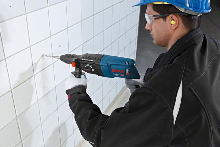 Bosch Professional Bohrhammer GBH 2-26 F (830 Watt, Wechselfutter SDS-plus, Schlagenergie: 2,7 J, im