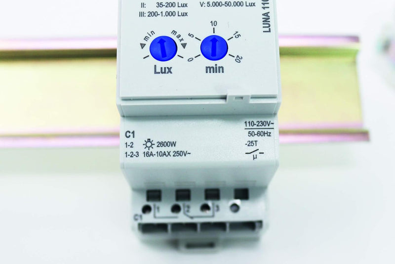 Theben LUNA 110 plus EL Analoger Dämmerungsschalter mit externem Lichtsensor und einstellbarer Ein-/