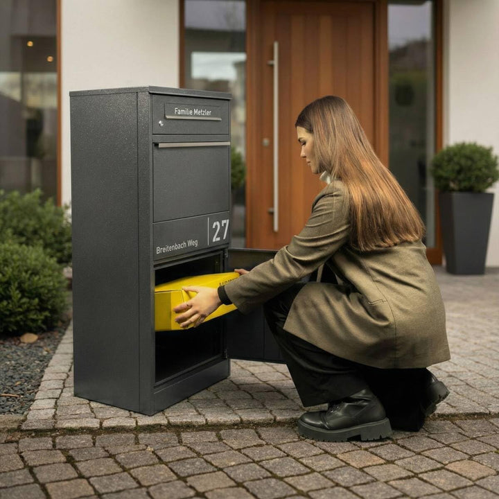 Metzler Paketbox draussen gross in Eisenglimmer DB703 - Briefkasten mit Paketfach personalisiert mit