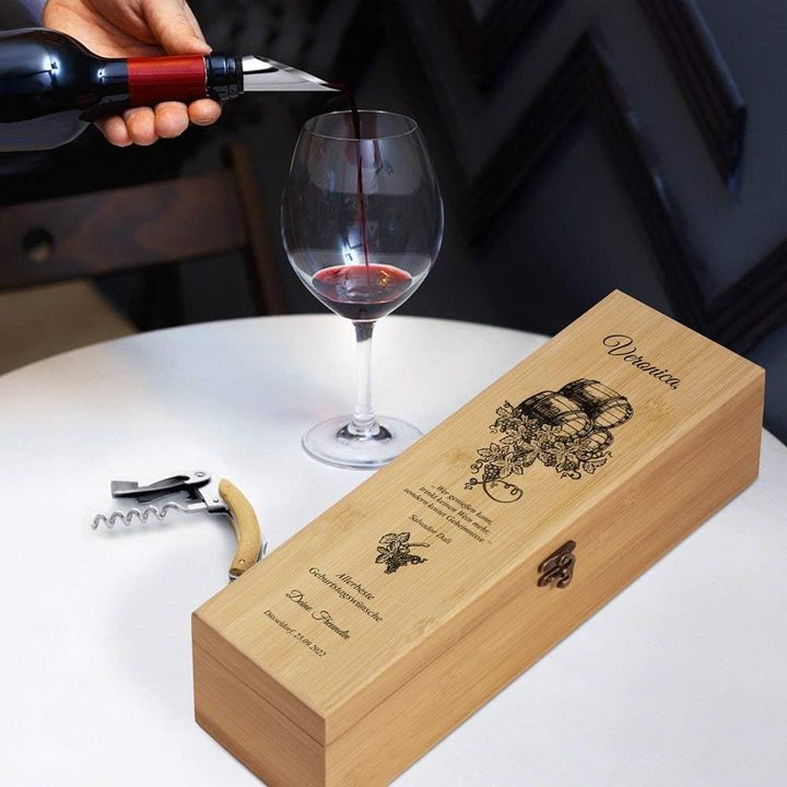 Maverton Weinbox für 0,7L Weinflasche - Wein Holzbox personalisiert + 4er Weinzubehör - Weinset Wein