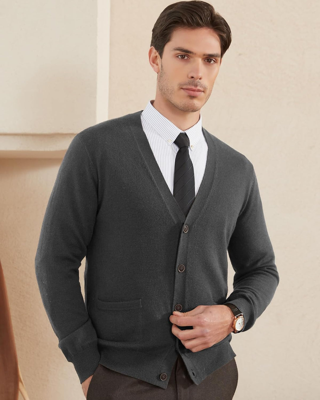 Kallspin Herren Strickjacke aus Wollmischung V-Ausschnitt Cardigan mit Knopfverschluss und Taschen G