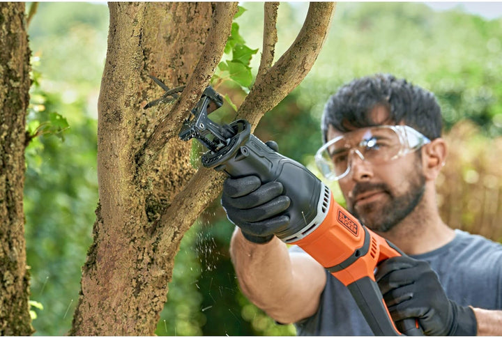 Black+Decker 750 W Säbelsäge BES301 (20 mm Hublänge, Universalsäge mit beweglichen Sägeschuh & Astkl