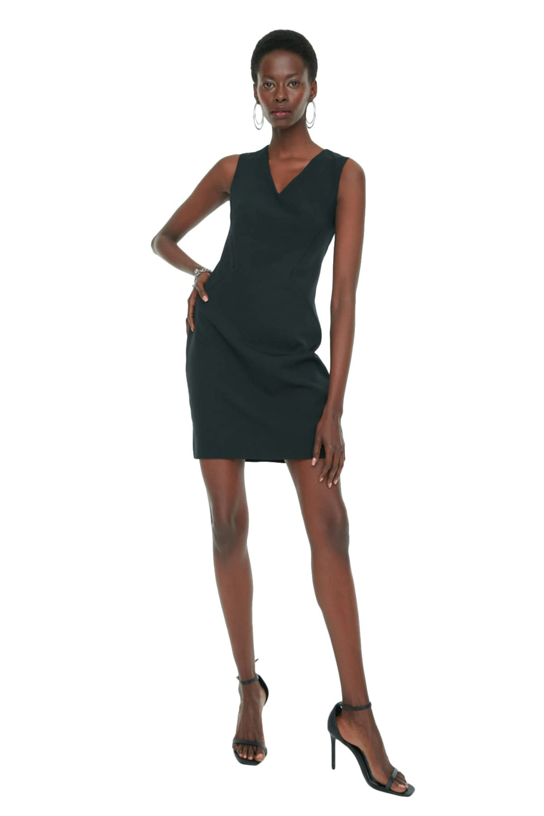 TRENDYOL Damen V-Ausschnitt Basic Kleid Dress 34 Schwarz, 34 Schwarz