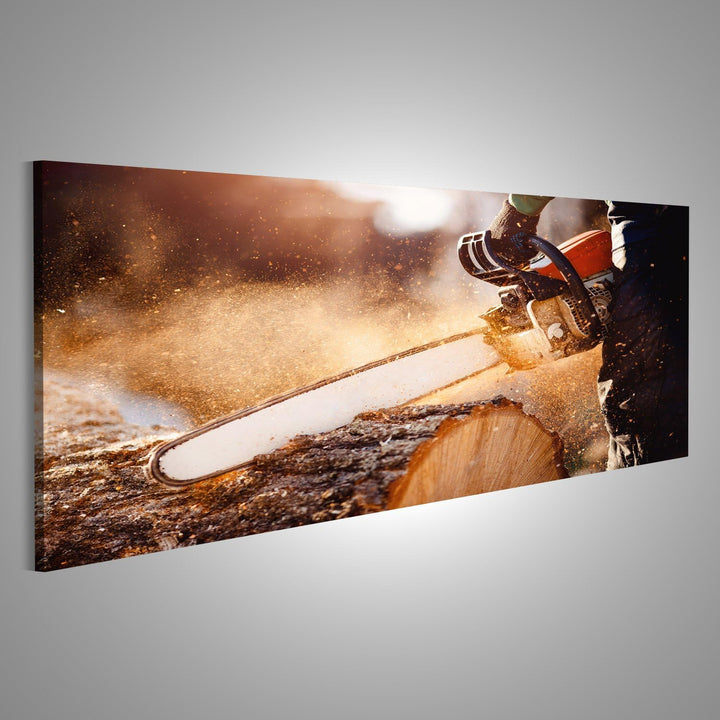 islandburner Bild auf Leinwand Kettensäge. Kettensäge in Bewegung schneiden Holz. Mann, der Holz mit