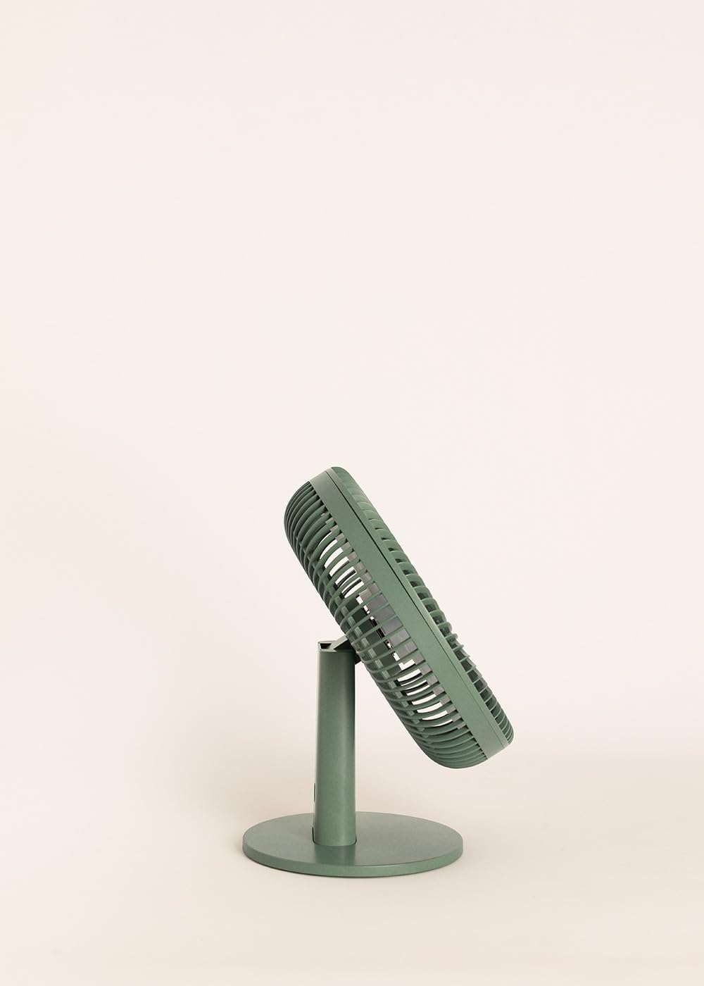 CREATE Air Dual Compact Tisch- und Wandventilator mit wiederaufladbarem Akku, Salbeigrün / leise, 2-