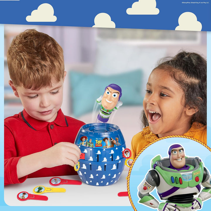 TOMY Pop Up Buzz Lightyear Spiel, Toy Story Kinder-Actionspiel, Lustiges Steckspiel mit Stäbchen, Di