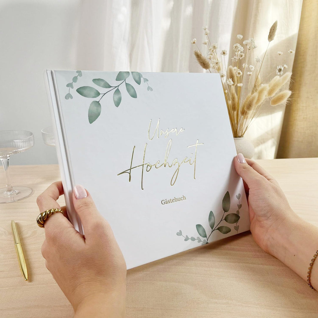 mintkind® Gästebuch Hochzeit zum Ausfüllen Greenery inkl. 4 Stickerbögen | 84 Seiten mit Fragen für