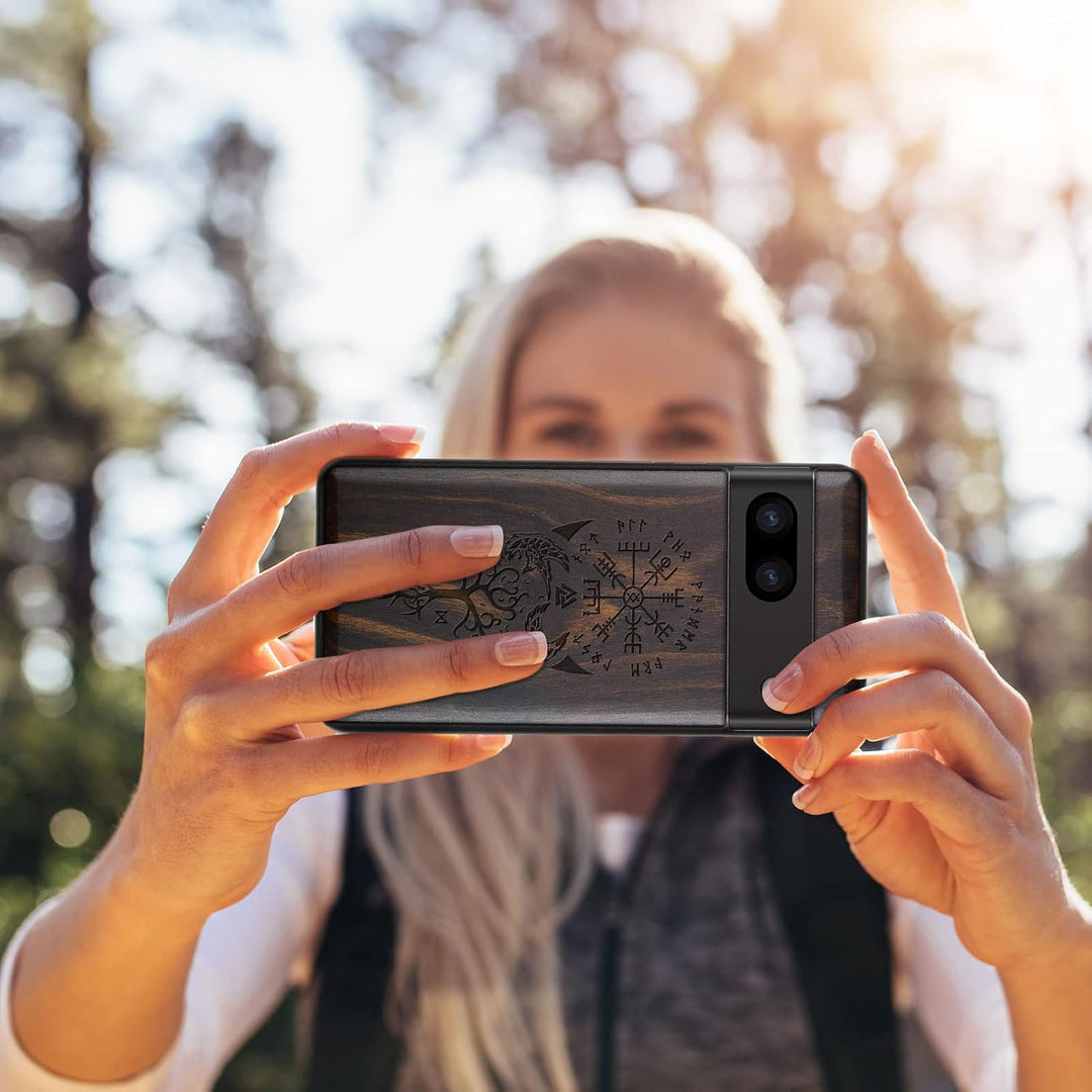 Carveit Holz Handyhülle für Google Pixel 7a Cover [Einzigartiges Design Case] Stossstange hülle Komp