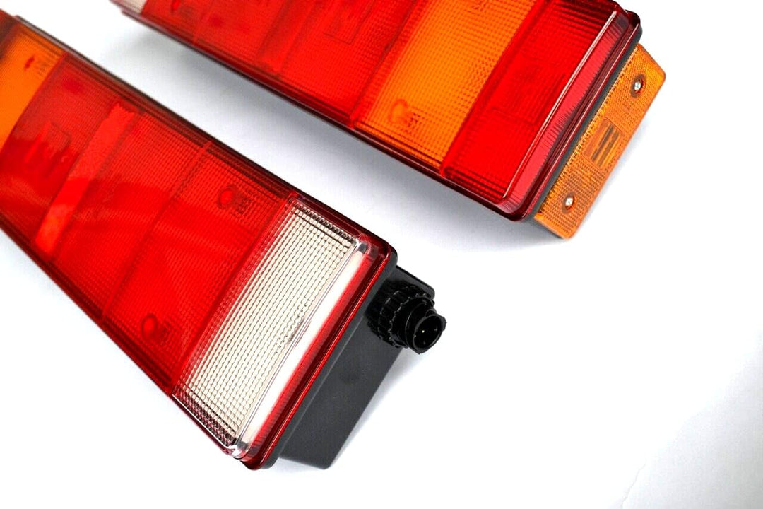 2 x Rücklichter, 12 V, 24 V, PIN AMP 1,5 LKW, Anhänger Chassis