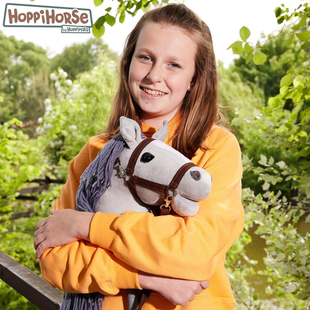 HOPPIHORSE Steckenpferd mit Trense - A3 - Hobby Horse mit Zügeln, Schultergurt, Schweif - hochwertig