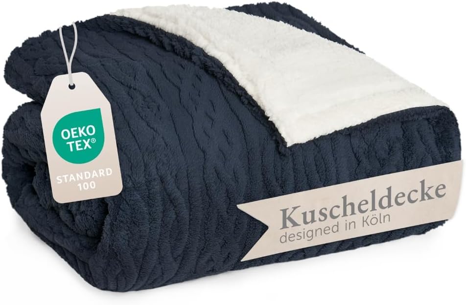 Blumtal Kuscheldecke 130x150 cm mit Zopfstrick-Optik - Oeko-TEX zertifizierte Mikrofaser Fleecedecke