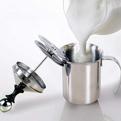 MAGT Milchaufschäumer Manuell, 800ml Edelstahl Milchschäumer Doppel Mesh Kaffeeschäumer Milchschaum
