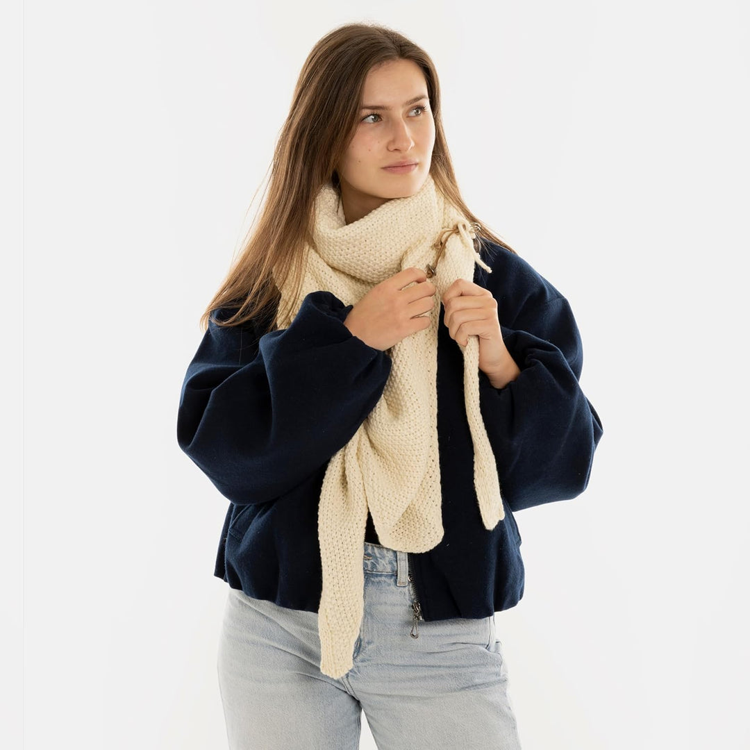 KNIT FACTORY - Dreiecksschal Coco - Damen Strickschal mit Wolle - Umschlagtuch für den Herbst und Wi