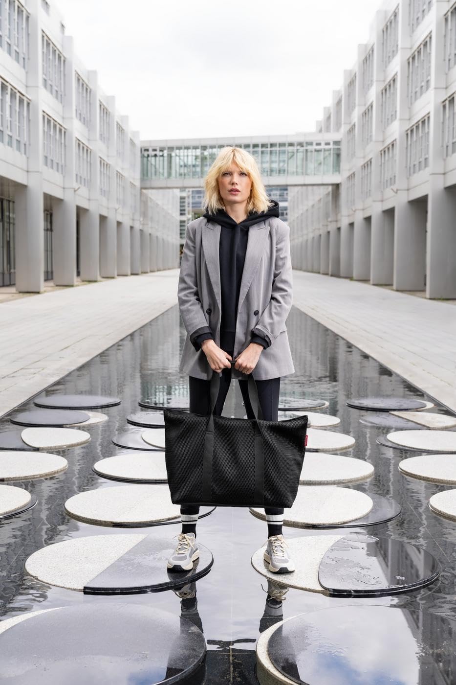 reisenthel extralite shopper L – Mega-Bag: maximales Volumen bei minimalem Gewicht Mesh Black, Mesh