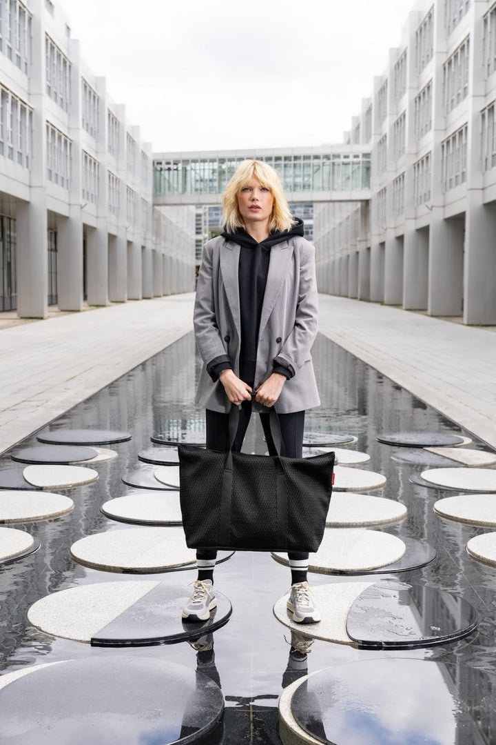 reisenthel extralite shopper L – Mega-Bag: maximales Volumen bei minimalem Gewicht Mesh Black, Mesh